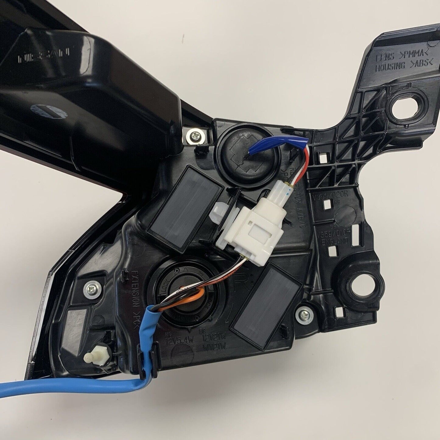 Genuine Nissan Qashqai J12 Off Side Right Hand Rear Drivers Light