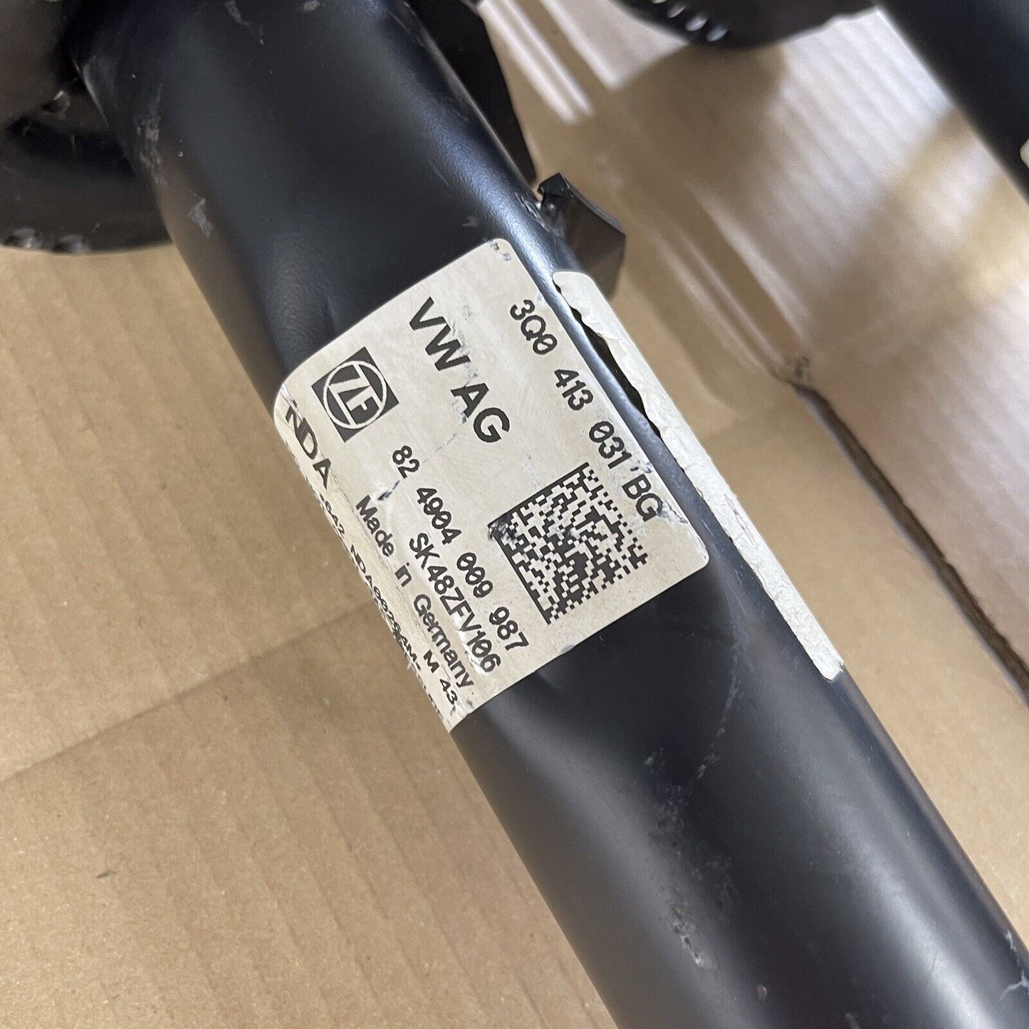 Pair SKODA Superb GENUINE Front  Shock Absorbers 3Q0413031bg