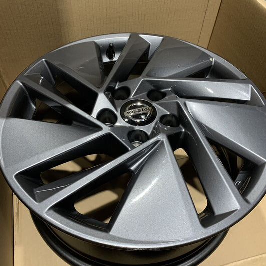 Genuine Nissan Qashqai 17" Grey Alloy Wheel 7J 40 offset D03006UA2A