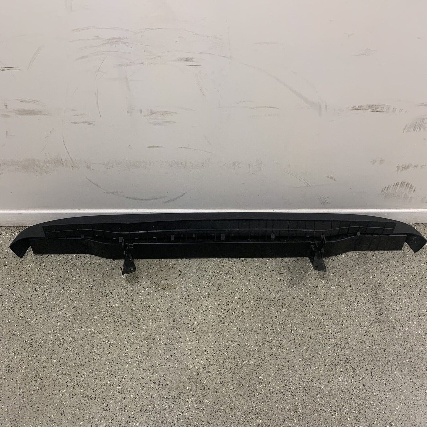 Genuine Iveco Daily Rear Bumper Step Beam Rear Bumper And Cover