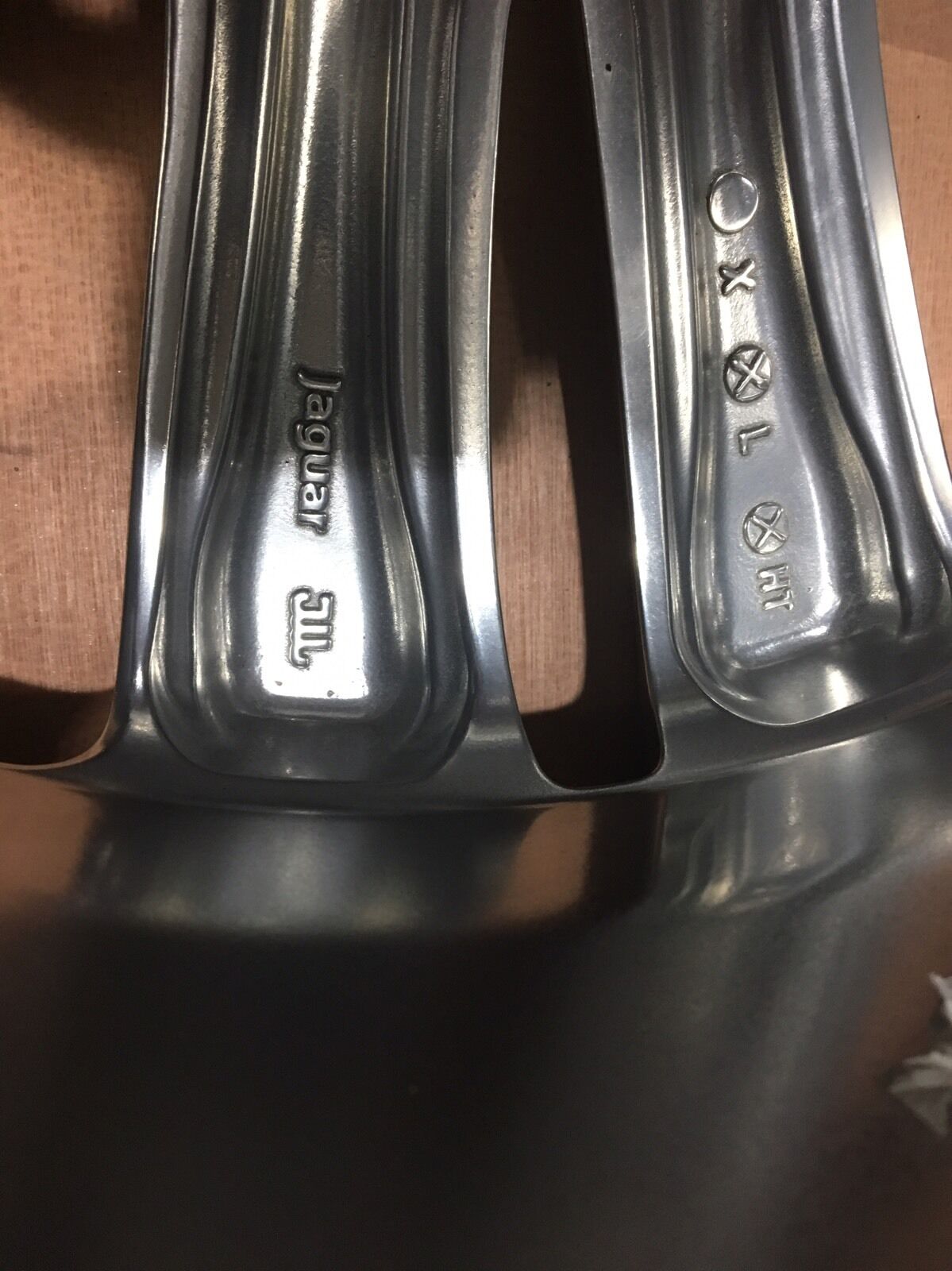 Genuine Jaguar XJ 19" Front Toba Polished Alloy 9Jx19CHx49MM C2d7281 C2d38658