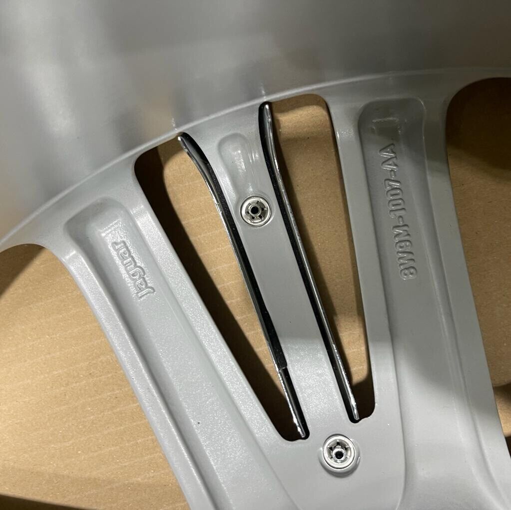 Genuine Jaguar XJ 20" Portfolio Selena Silver Alloy Wheel 9jx20 49 C2C39725