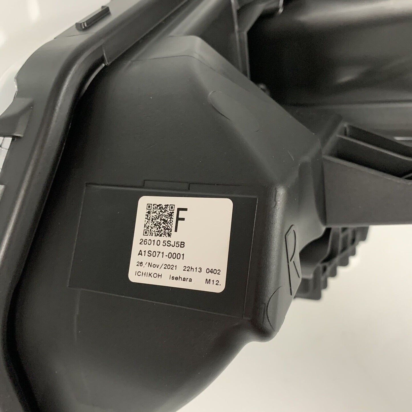 New Genuine Nissan Leaf Headlamp LED Right Hand 26010 5SJ5B