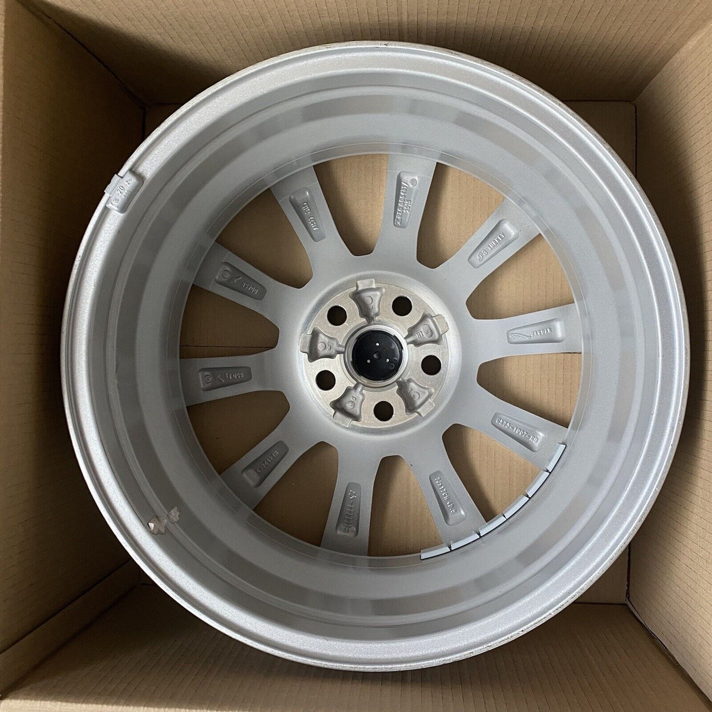 Genuine Jaguar XE 17" Turbine Alloy Wheel 7Jx17CHx48.5OFF T4n13263 Gx731007rb