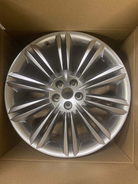 Genuine Jaguar XJ XK XKR 20" Front Kasuga Alloy Wheel  ( 9J X 20-49) C2d4245