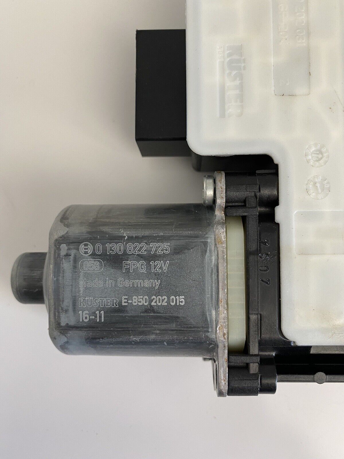 Audi A3 TT Rear LH Window Lifter Regulator Motor 5Q0959811A