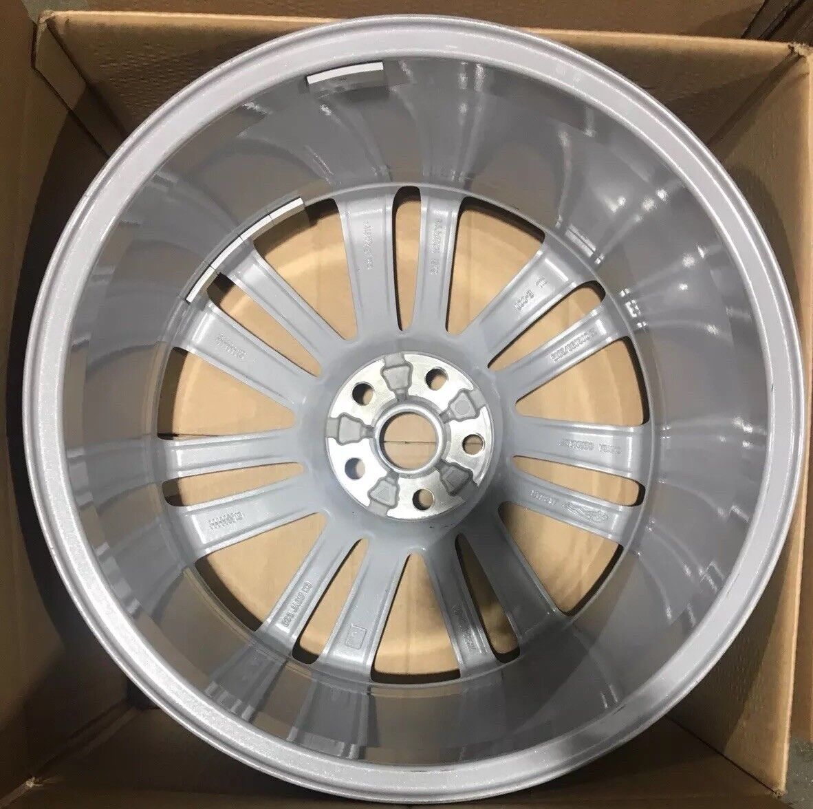Set Of 4 Genuine Jaguar Fpace 19” Razor Alloy Wheels  Silver T4A2306