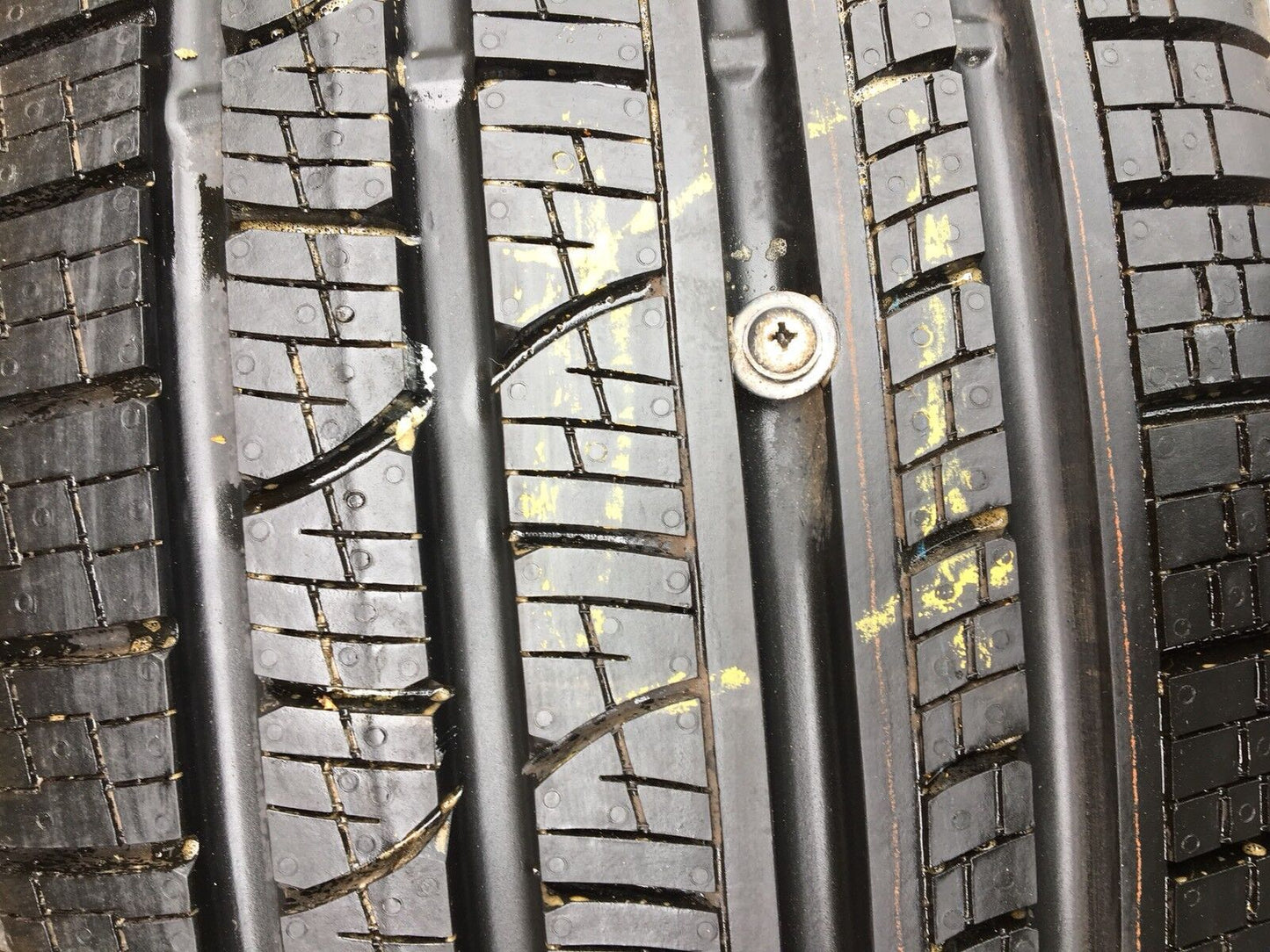 Genuine 20” Range Rover Alloy Wheel & Pirelli Tyre Style B LR037745 DG 17