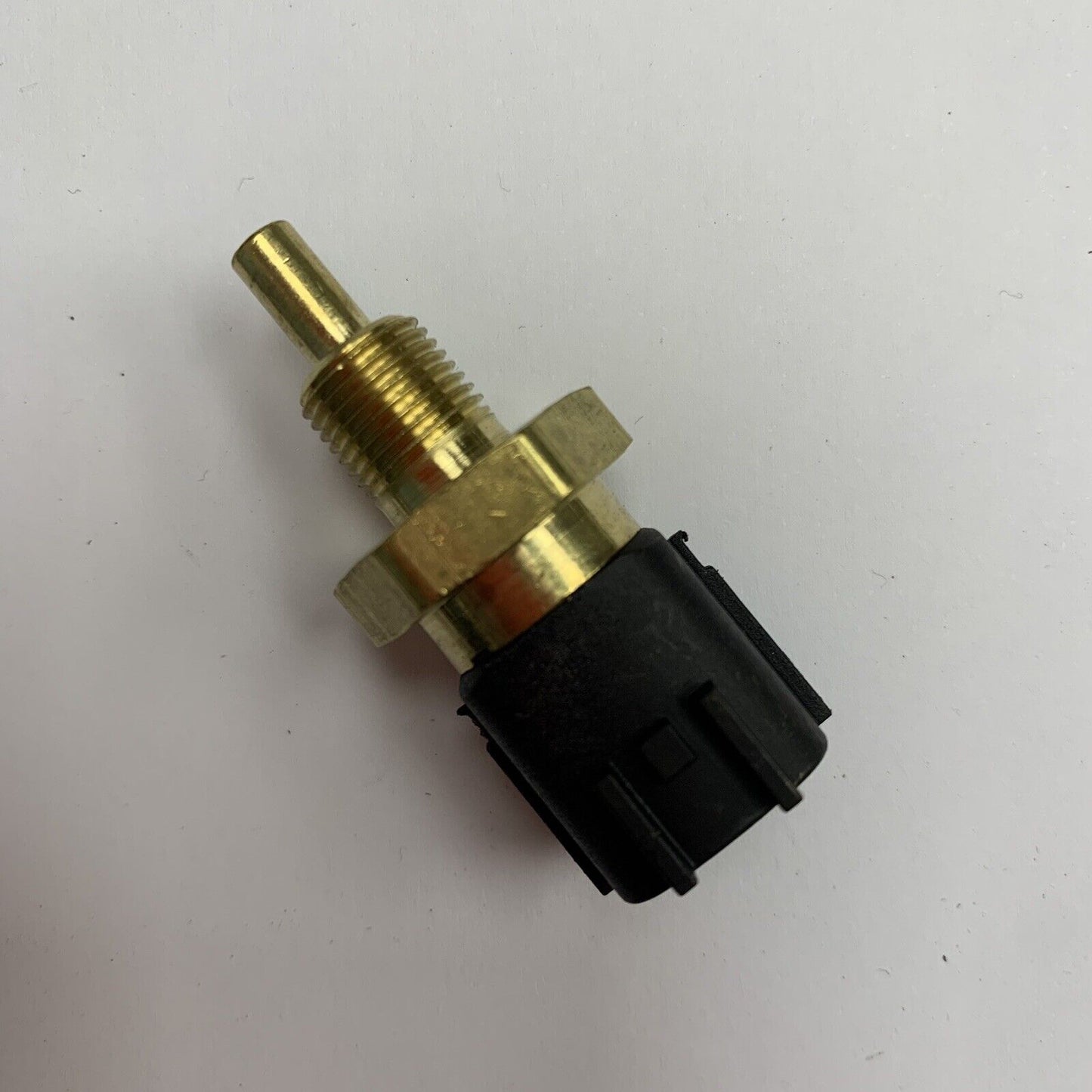 New Genuine Nissan Juke Coolant Temperature Sensor 22630 ZJ70A
