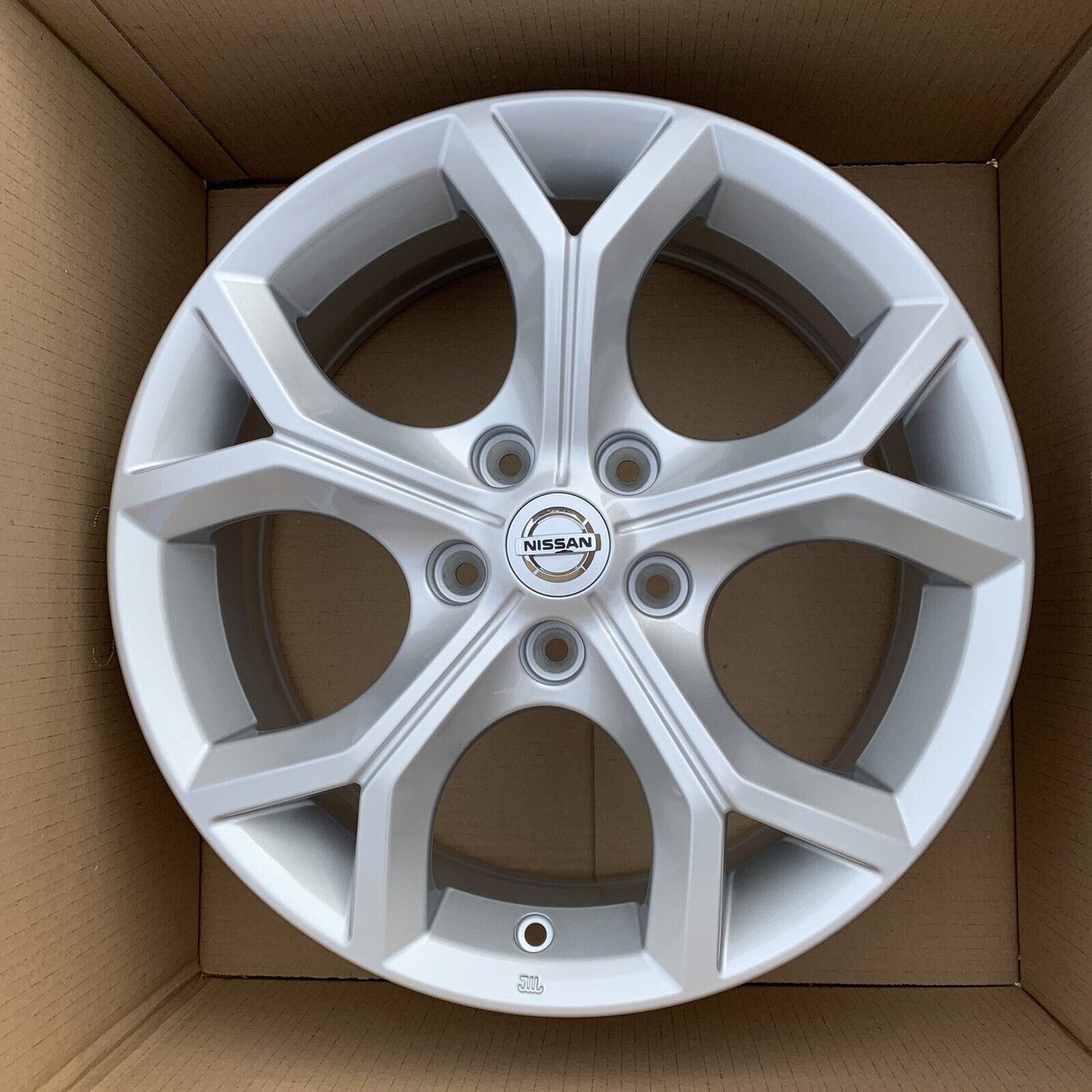 New Genuine Set Of 4 Nissan Juke 17" Silver Alloy Wheels 7J 35 off 403006PA1A