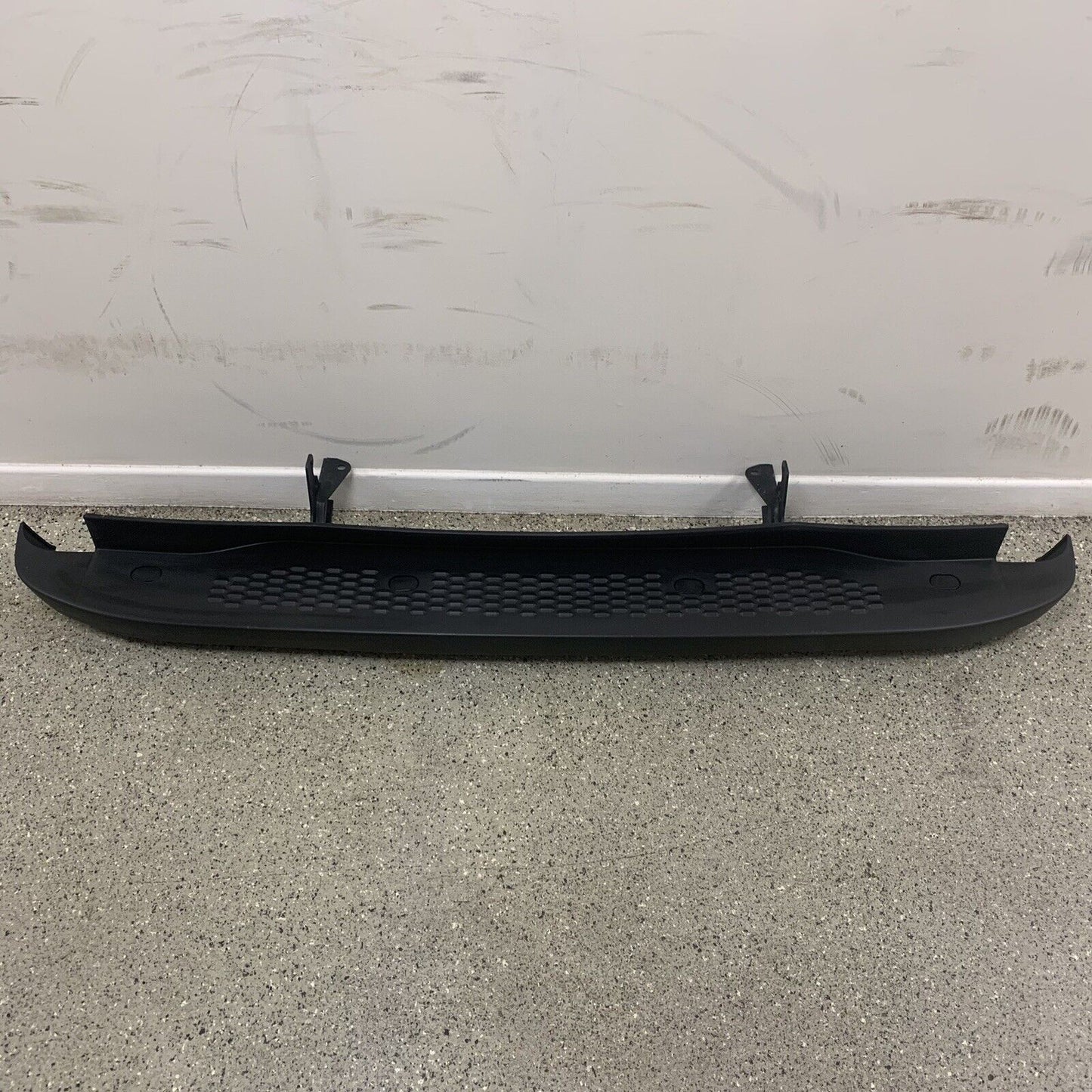 Genuine Iveco Daily Rear Bumper Step Beam Rear Bumper And Cover