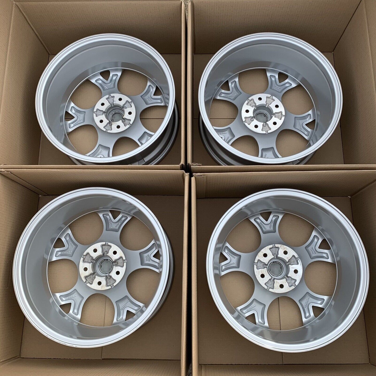 New Genuine Set Of 4 Nissan Juke 17" Silver Alloy Wheels 7J 35 off 403006PA1A
