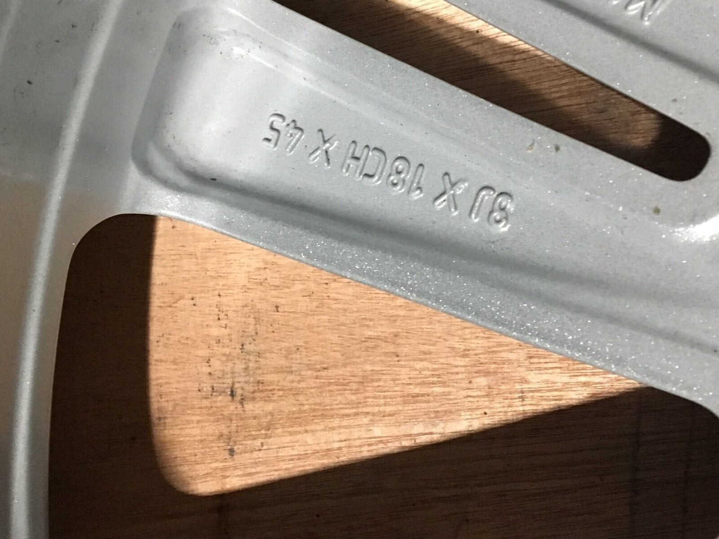 Genuine Jaguar XE 18" Alloy Wheel Silver 8jx18ch 45 Off