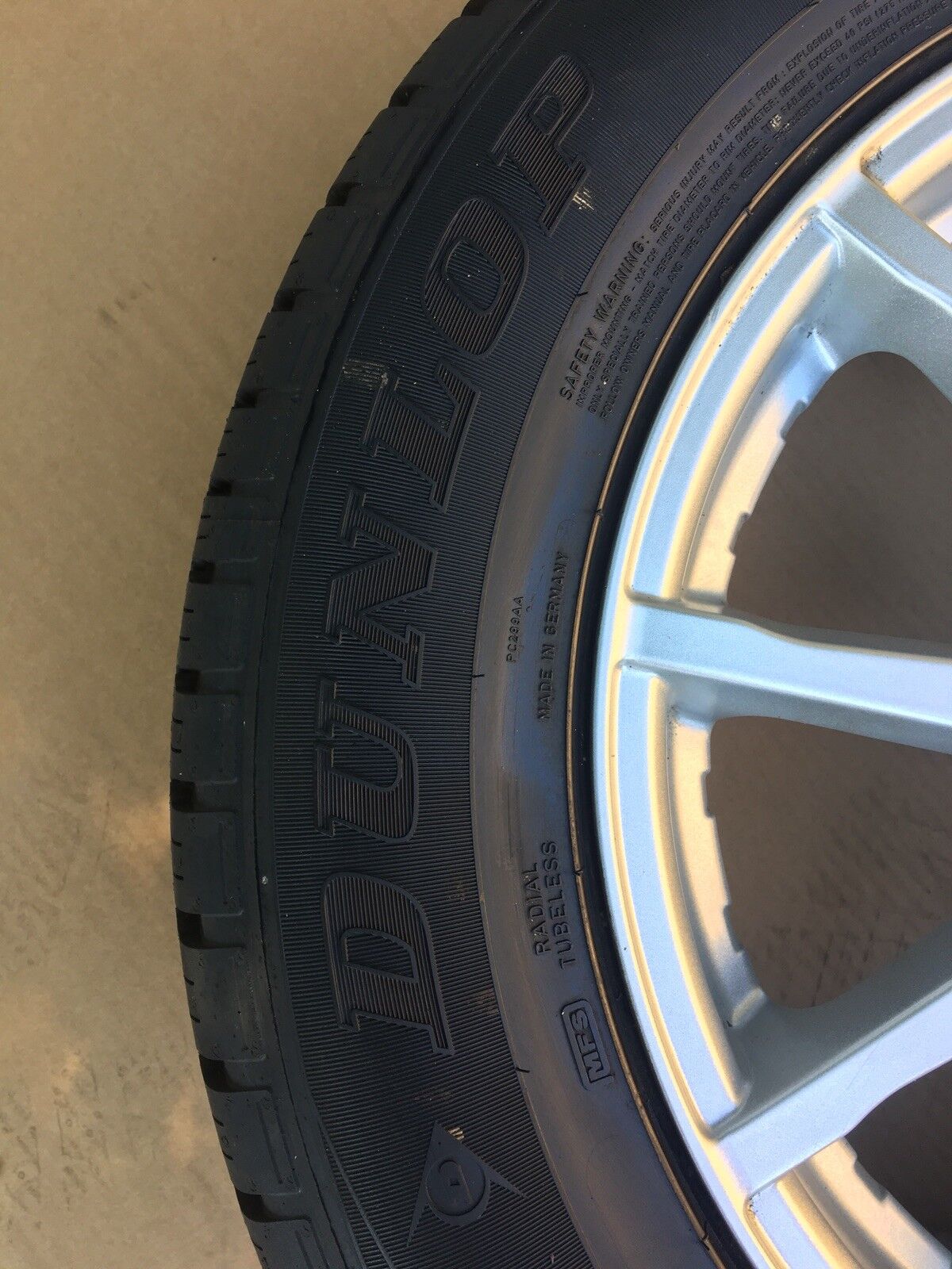 17” Range Rover Evoque Style 1 Alloy Wheel And Dunlop Tyre Lr024421 DG 20