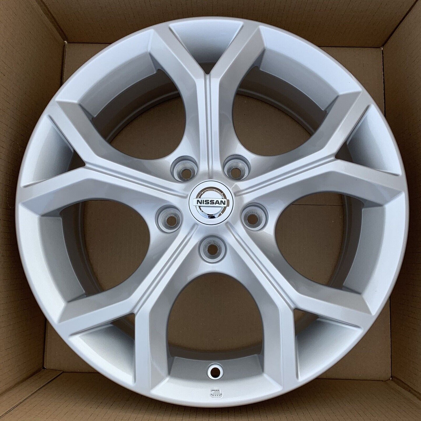 New Genuine Set Of 4 Nissan Juke 17" Silver Alloy Wheels 7J 35 off 403006PA1A