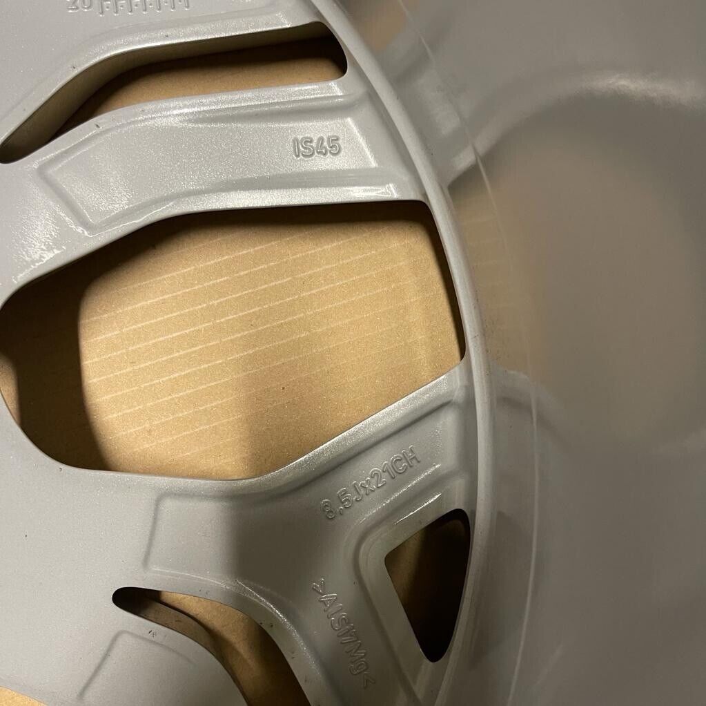 Genuine Range Rover Velar 21” Alloy Wheel Tree Evo Sparkle Silver Lr141886