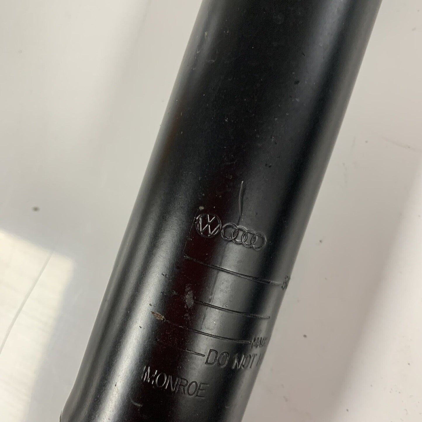 Pair Genuine Audi Rear Shock Absorbers 5QF512011CP
