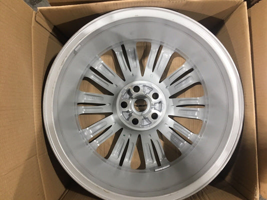 Single Discovery 5 20" Alloy Wheels Silver ideal for winter LR081589