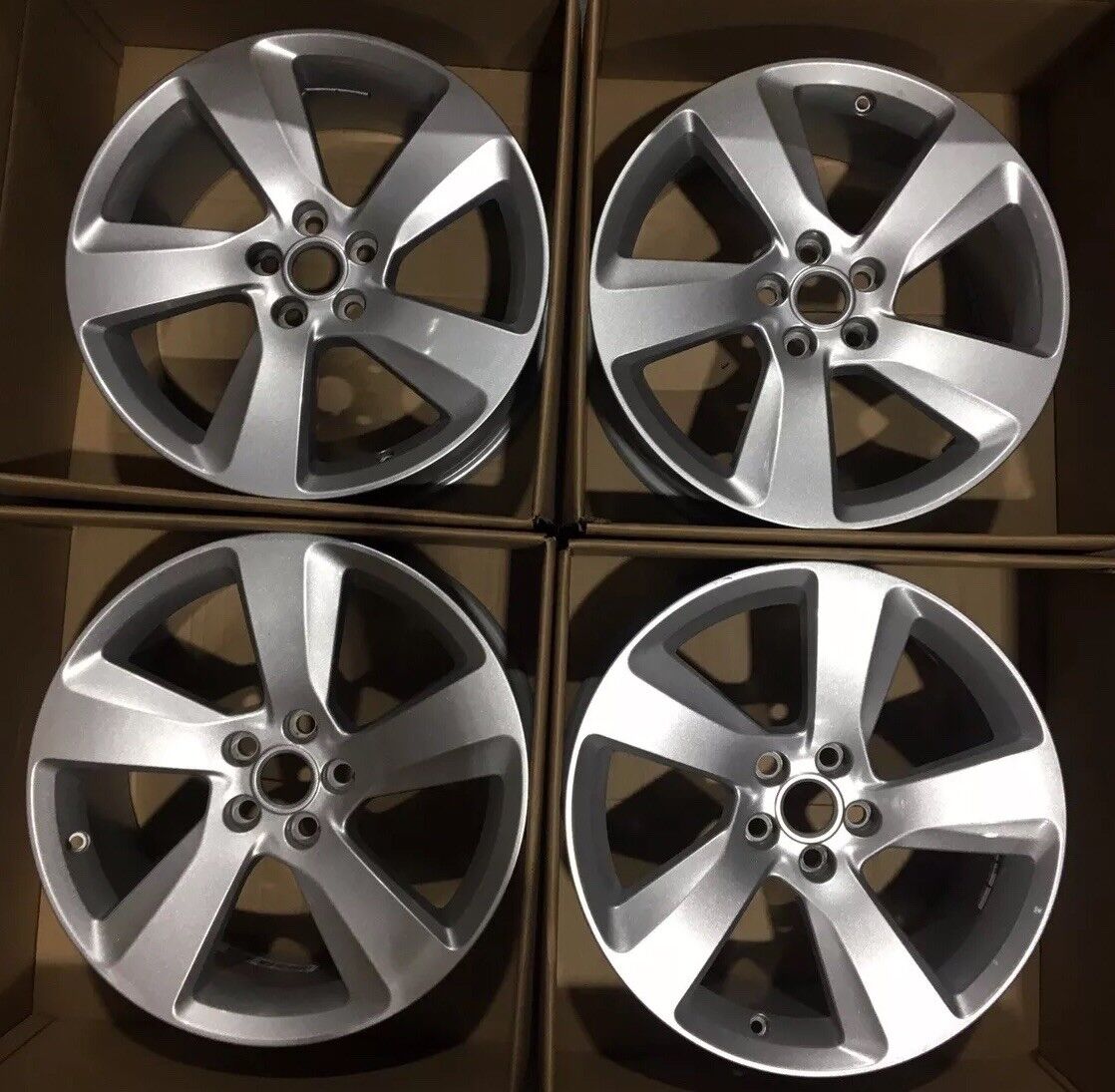 Set Of 4 Ford 18" Alloy Wheels