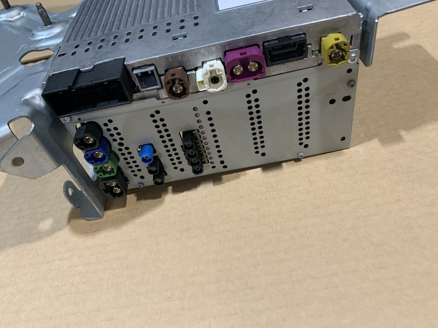 Jaguar XJ, XF, FPACE,XE F type Information & Entertainment Module C2D54259