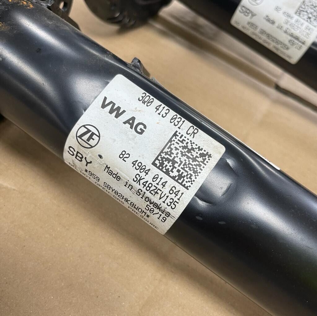 Pair SKODA Superb GENUINE Front Shock Absorbers 3q0413031cr