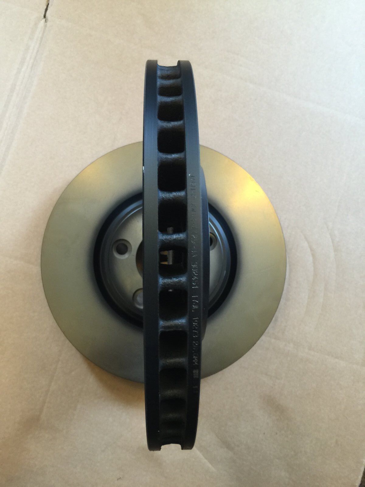 *BRAND NEW* GENUINE JAGUAR FRONT BRAKE DISC KIT (XR858130) FITS S-TYPE