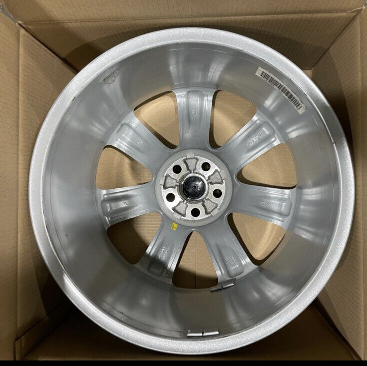 Single Jaguar XJ 20” Minerva Rear Alloy Wheel 10J Silver C2D31792