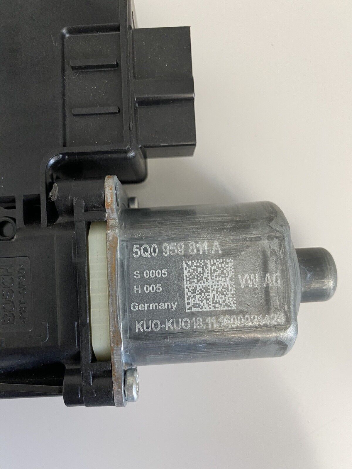 Audi A3 TT Rear LH Window Lifter Regulator Motor 5Q0959811A