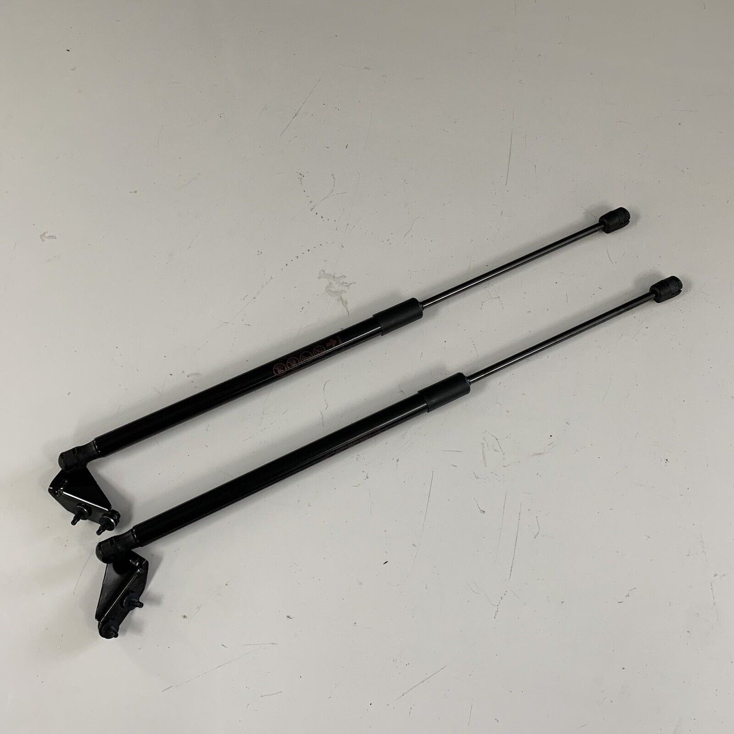 New Genuine Nissan Leaf Rear Boot Tailgate Gas Struts Pair 904505SH0C