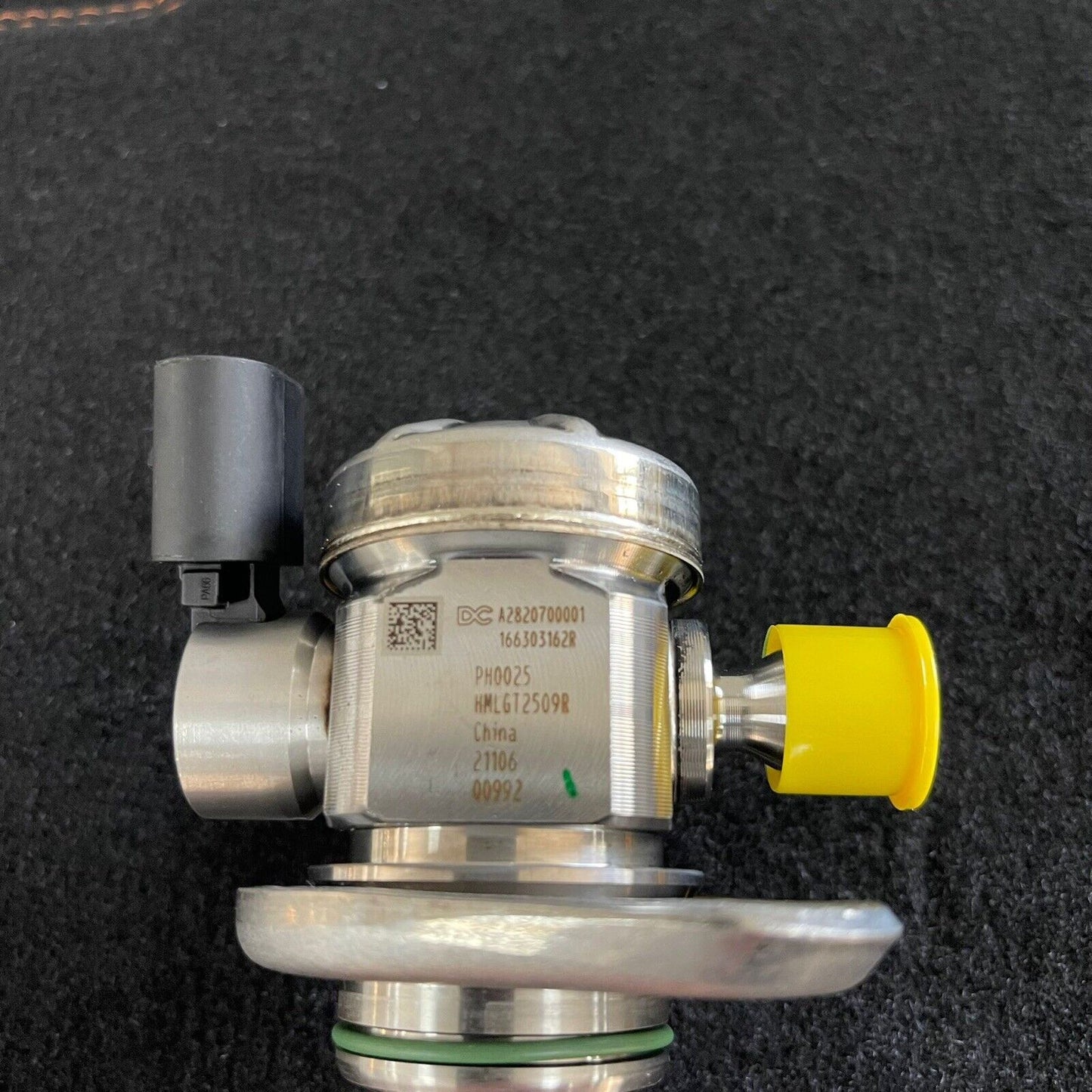 Genuine Renault Nissan Petrol High Pressure Fuel Pump 166303162R A2820700001