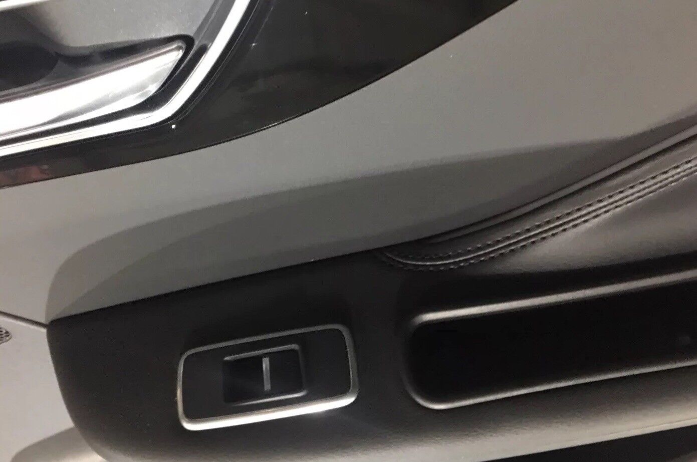 Jaguar Fpace Rear Door Card RH Leather, Black Stitch LED DG4