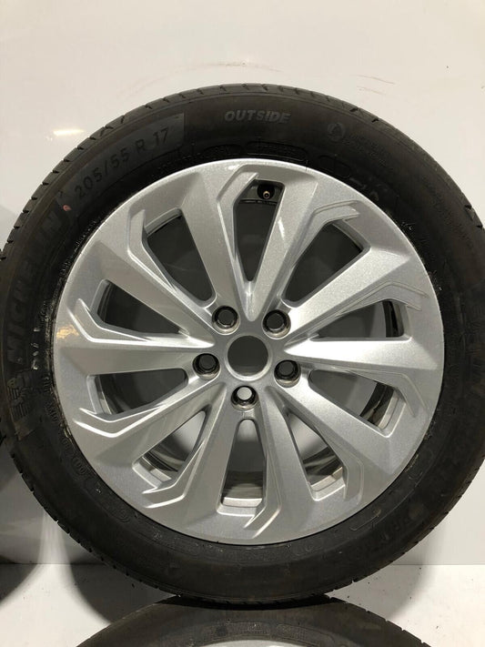 Set Of XE 17” Stealth silver Alloys and Michelin T4N26858