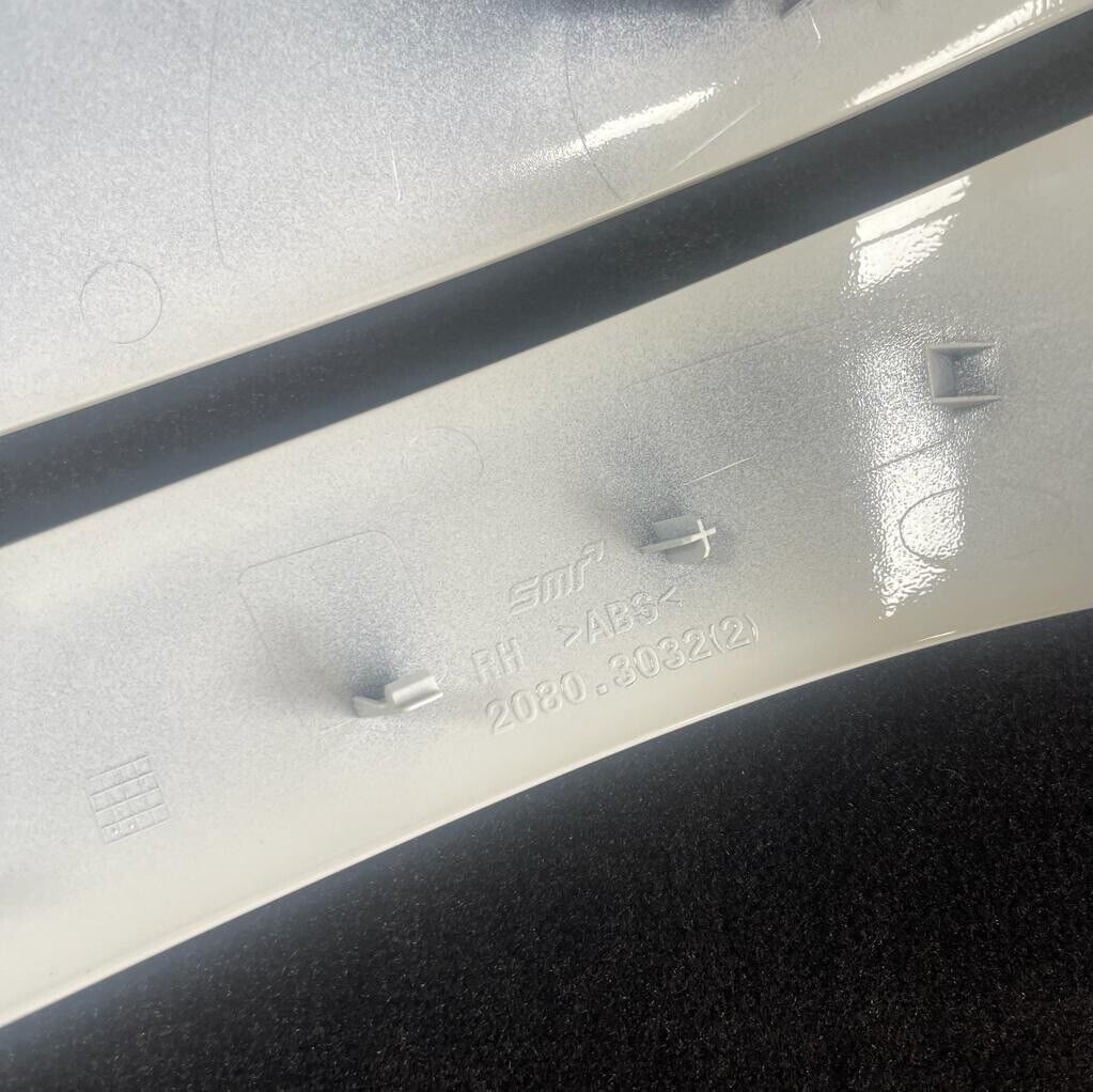 Genuine 2018 Nissan Qashqai Right Hand Off Side Solid White  Door Mirror Cover