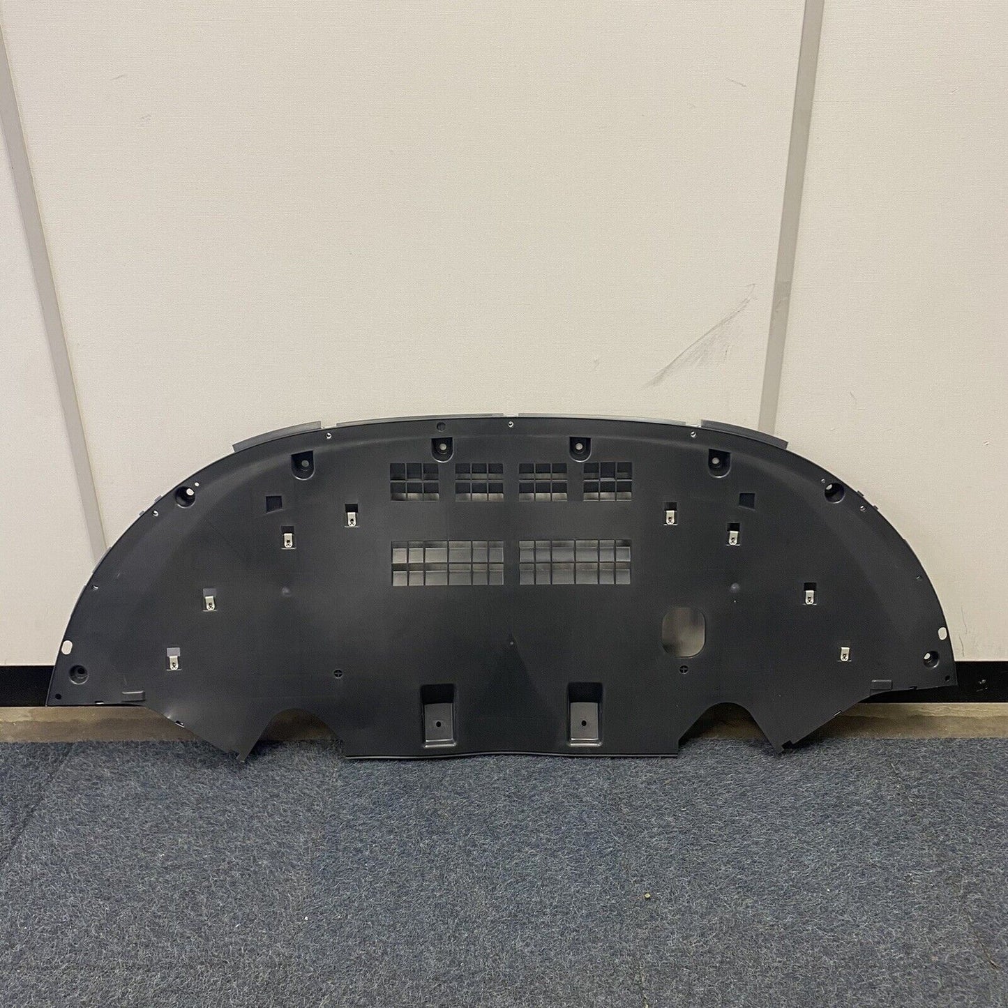 Genuine jaguar Xk 2013 front bumper under tray c2p15023