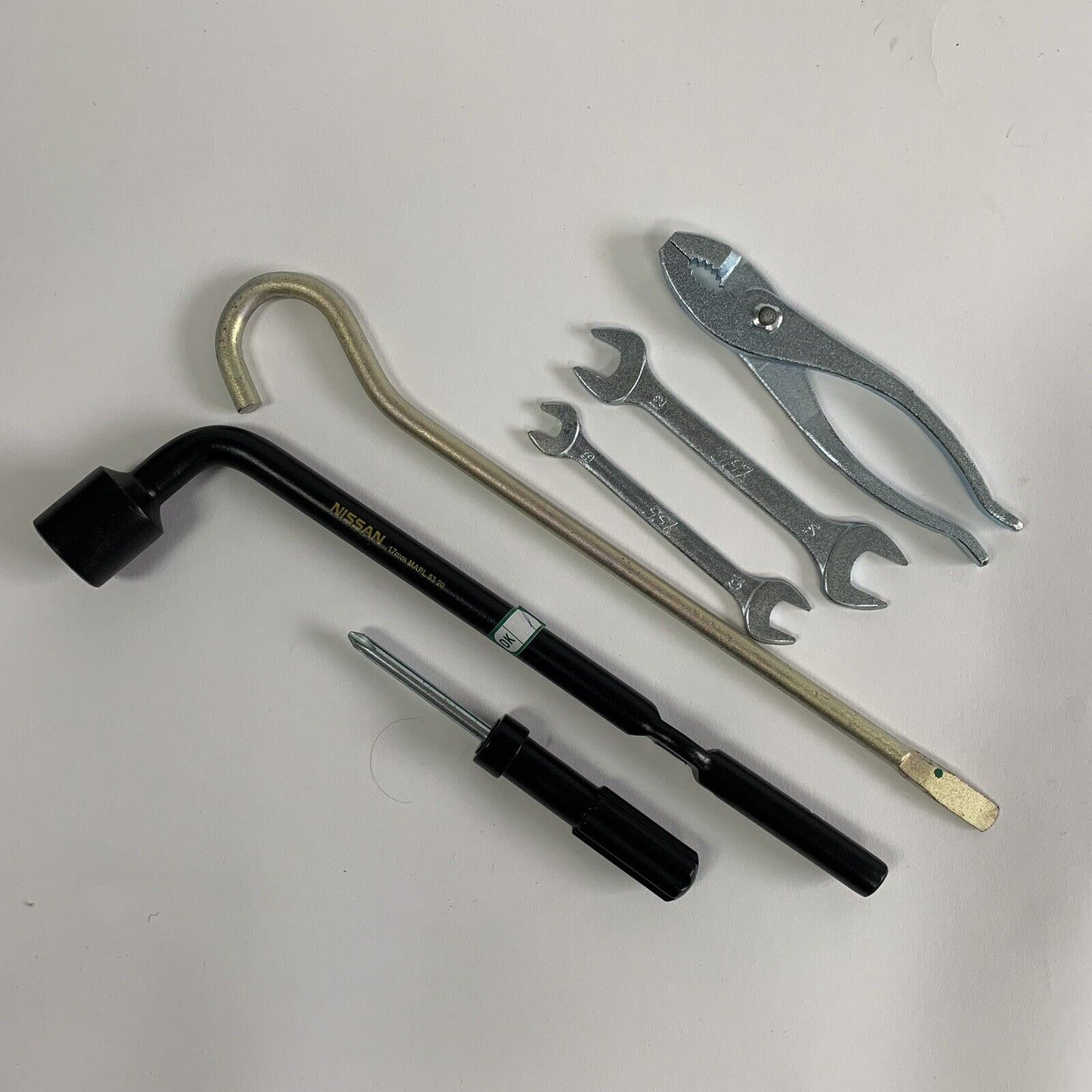 New Genuine Nissan Qashqai Tool Kit Leather Pouch 9950 42P00