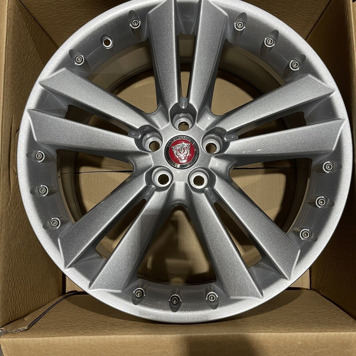 Genuine Set Of Jaguar  Silver Kalimnos 20” Xf Alloy Wheels 8.5jx20x 49 C2p12615