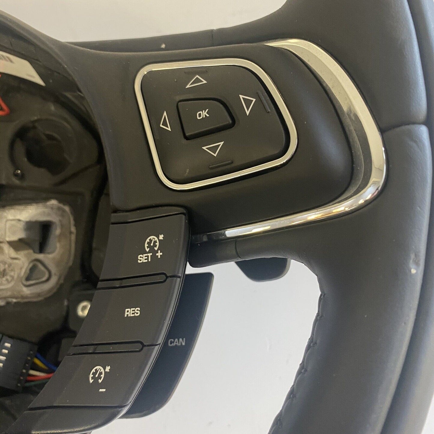 Jaguar XJ351 Black Leather Heated Steering Wheel, Voice Control, Cruise Control