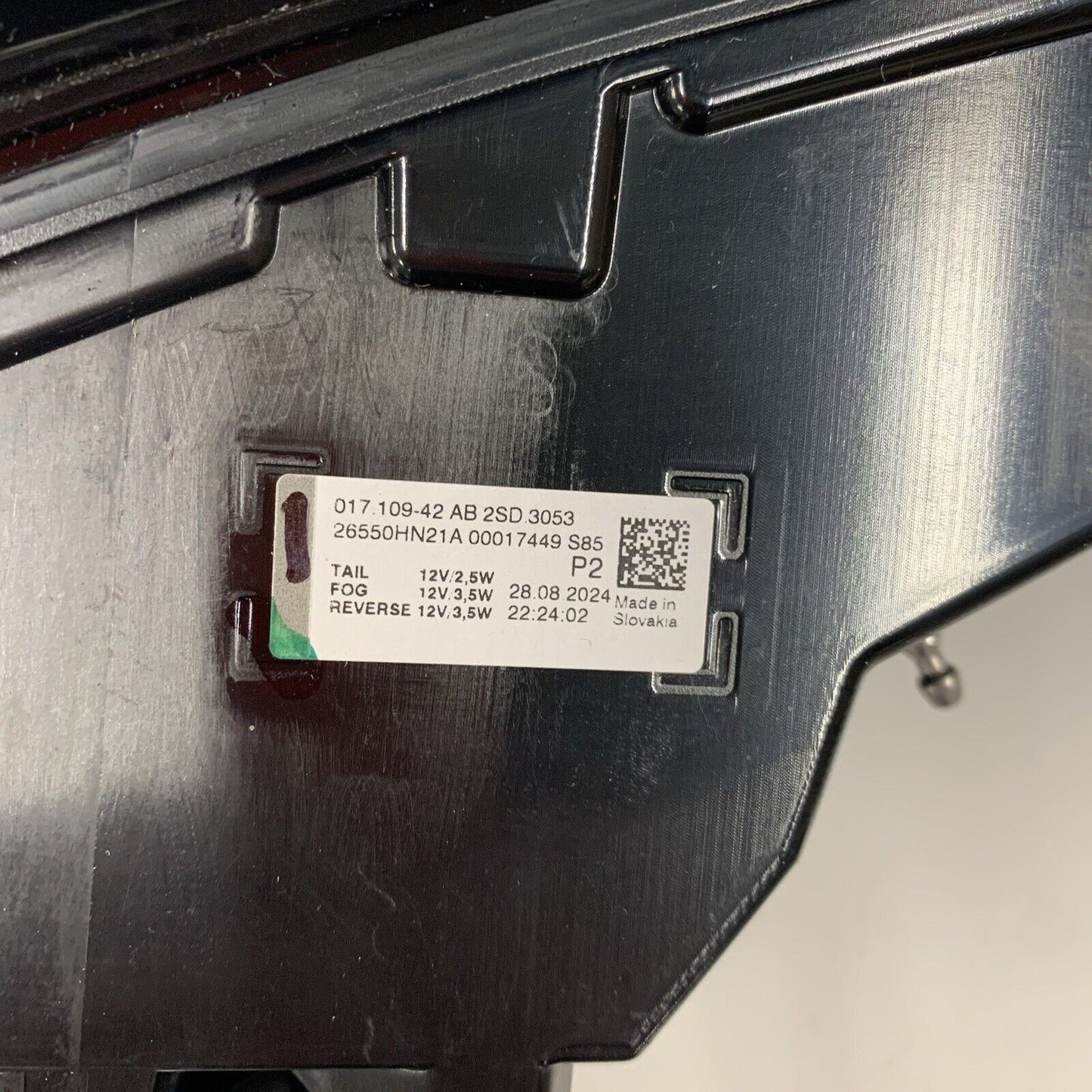 Genuine Nissan Qashqai J12 Off Side Right Hand Rear Tailgate Light 26550HN21A