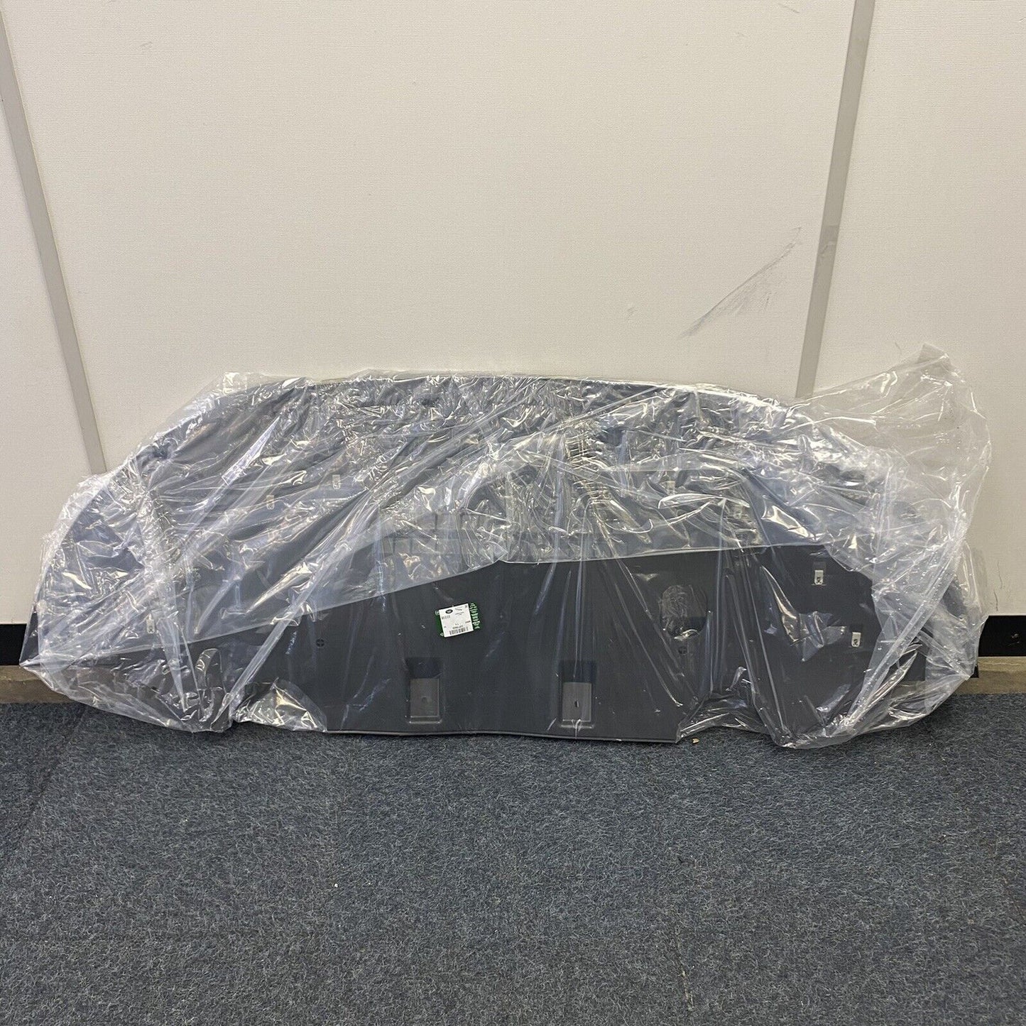 Genuine jaguar Xk 2009 front bumper under tray c2p15023