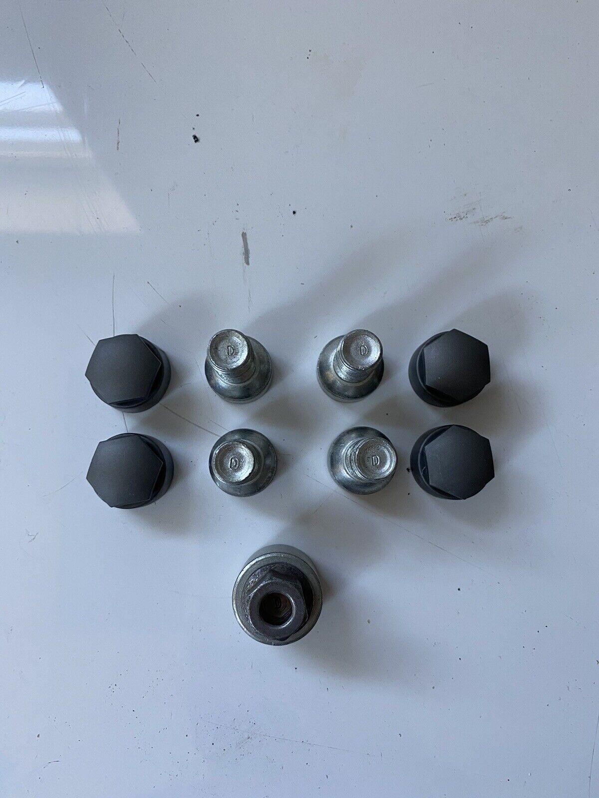 Genuine Set Of 4 Vw Volkswagen Locking Wheel Nuts And Key Letter D