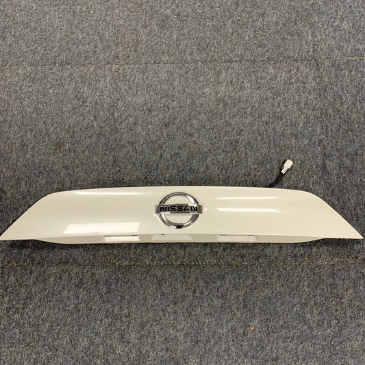 New Genuine White Nissan Qashqai Tailgate Boot Button Handle Trim Cover