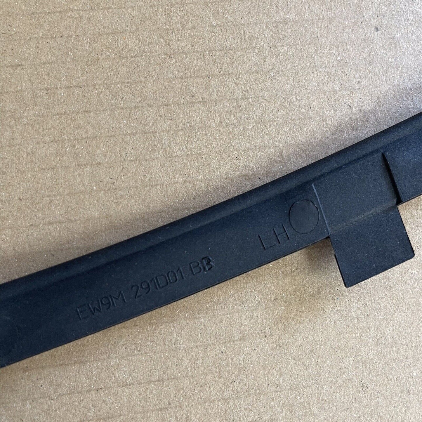 Genuine Pair Jaguar XJ Xjr X351 Wheel Arch Spat Extensions C2D39185 C2D39186