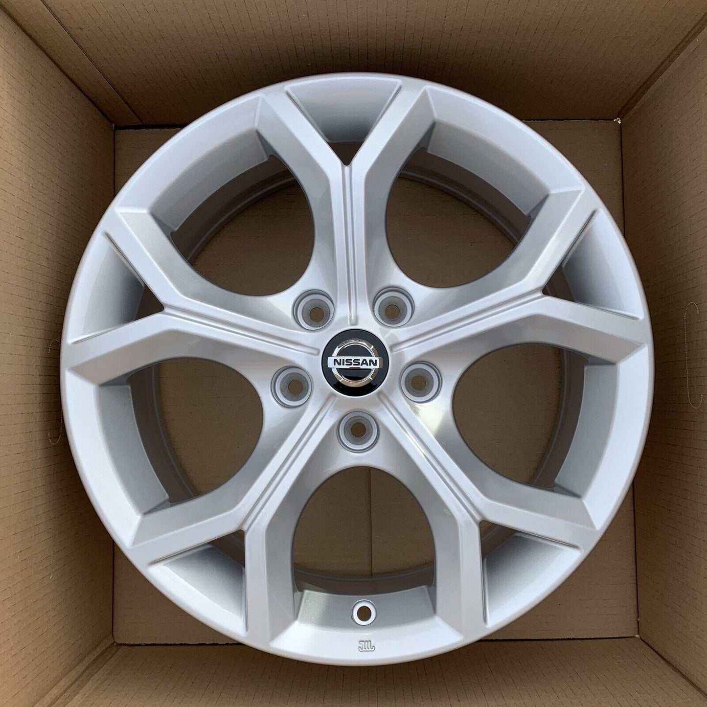 New Genuine Set Of 4 Nissan Juke 17" Silver Alloy Wheels 7J 35 off 403006PA1A