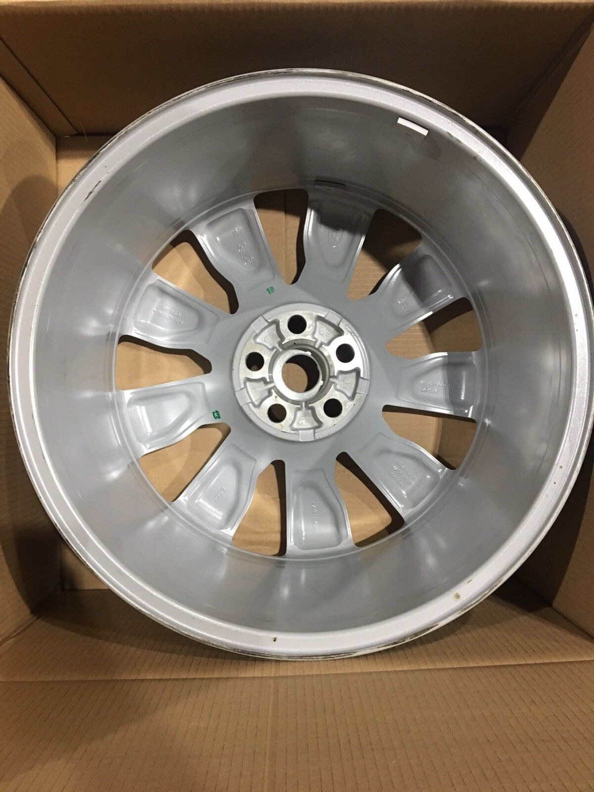 Set Of Discovery 5 21" Silver Alloy Wheels Style 1 LR081582 ideal 4 winter tyres