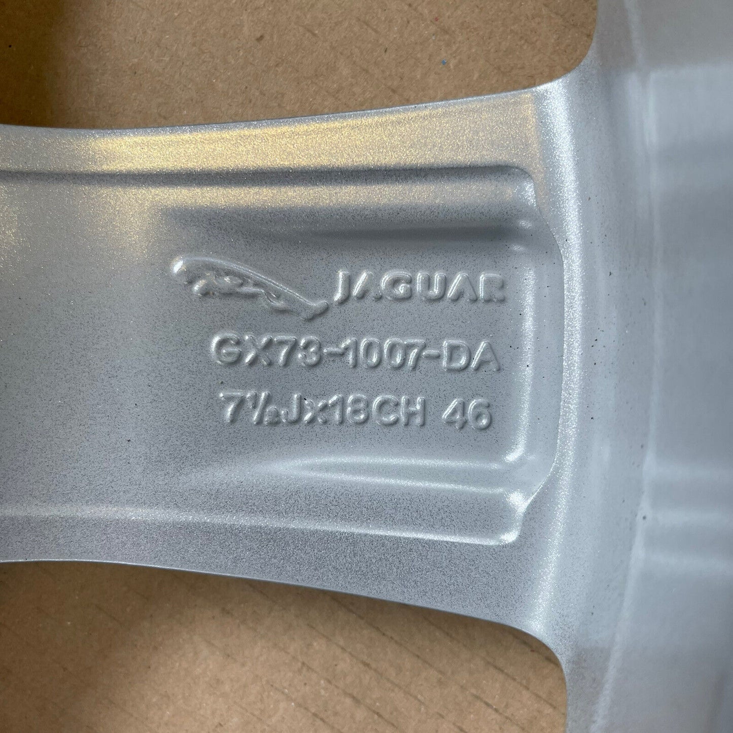 Jaguar XE 18" Front Arm Alloy Wheel Silver 7.5jx18ch 46 T4n1676 Gx73-1007-da