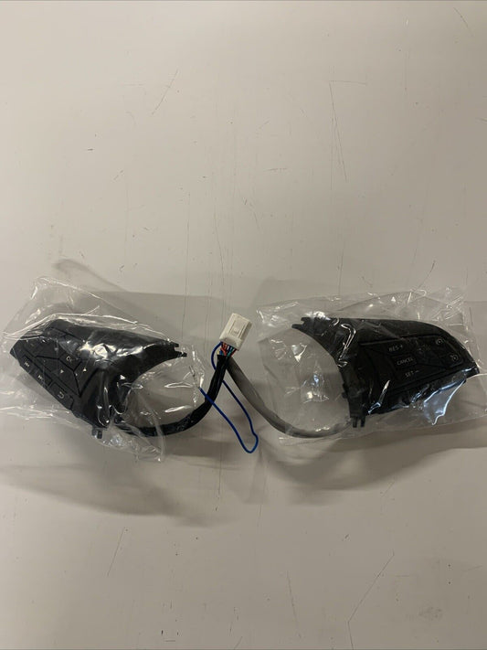 Genuine Nissan Qashqai Tekna Steering Wheel Switch Pack 25550HP10A