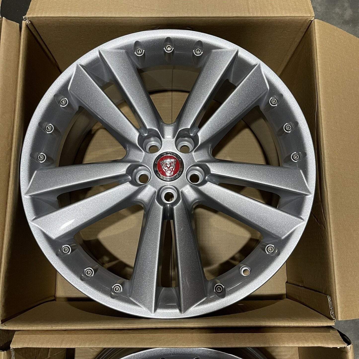 Genuine Set Of Jaguar  Silver Kalimnos 20” Xf Alloy Wheels 8.5jx20x 49 C2p12615