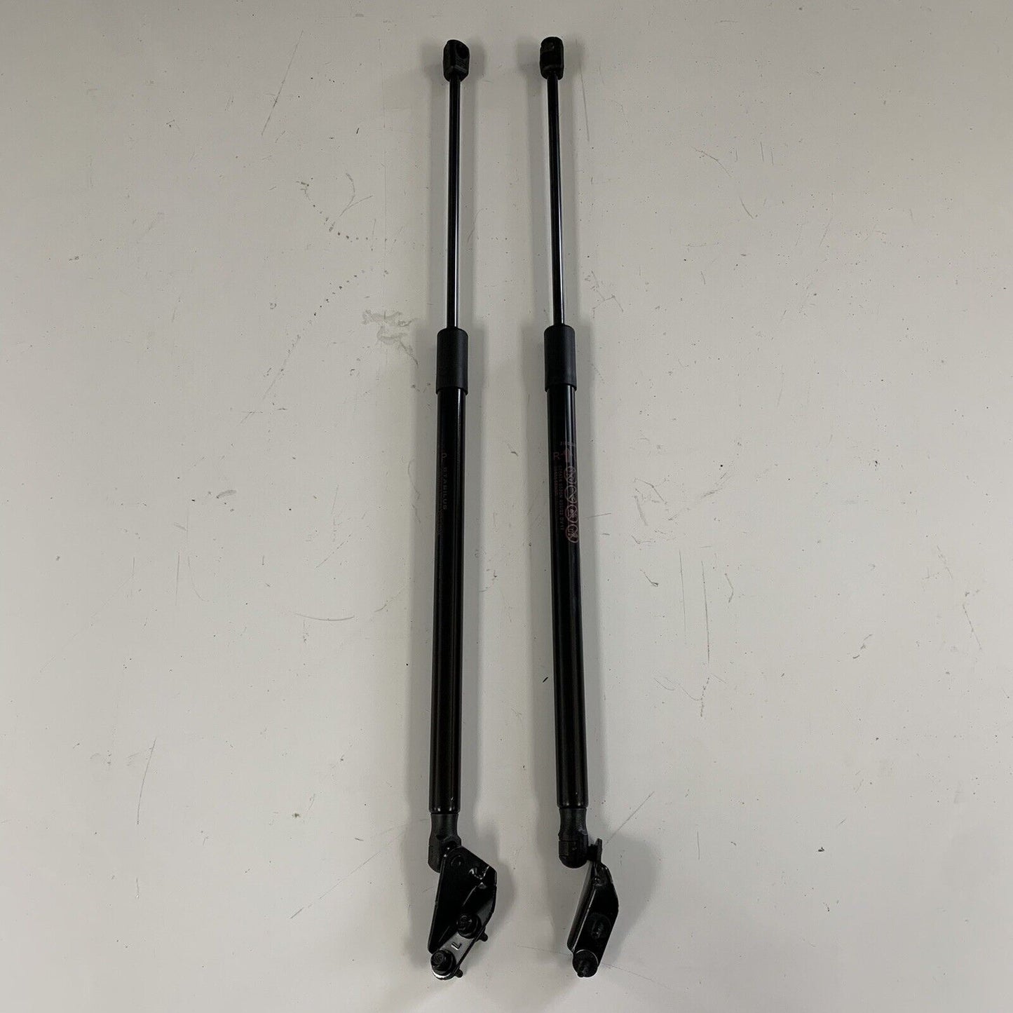 New Genuine Nissan Leaf Rear Boot Tailgate Gas Struts Pair 904505SH0C