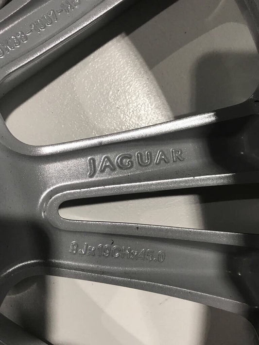 Genuine Jaguar XF 19" Axis Alloy Wheel Silver 8jx19 Offset 45