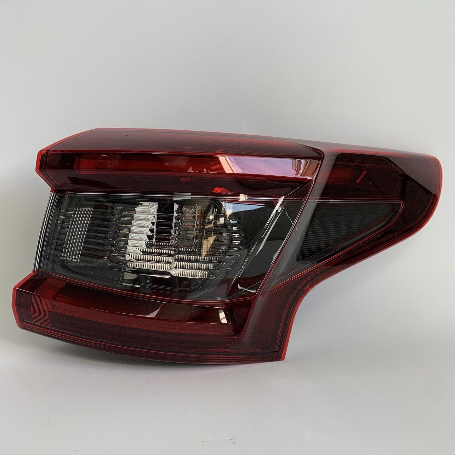New Genuine Nissan Qashqai LED Off Side Right Hand Rear Drivers Light 26550hv00a